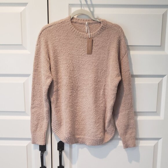 NWT: hello nite Plush Side Button Crewneck Sweater Size Small - Picture 1 of 3